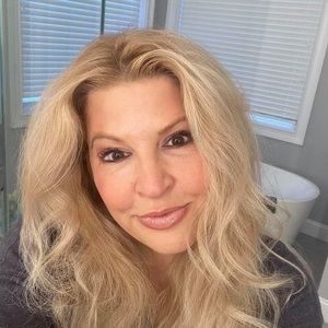 Meet your Posher, Anne